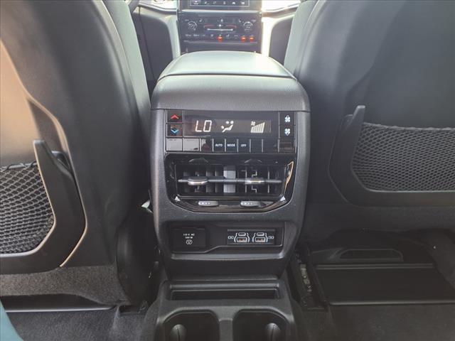 Photo of 2022 Metallic Jeep Grand Cherokee L