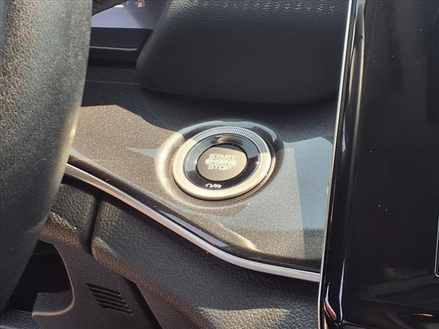 Photo of 2022 Metallic Jeep Grand Cherokee L
