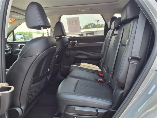 Photo of 2025 Wolf Gray Kia Sorento