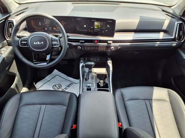 Photo of 2025 Wolf Gray Kia Sorento