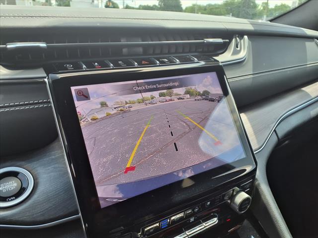 Photo of 2021 Diamond Black Jeep Grand Cherokee L