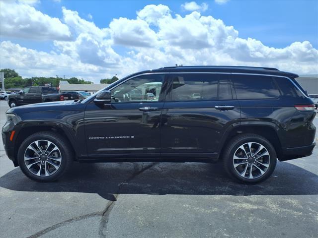 Photo of 2021 Diamond Black Jeep Grand Cherokee L