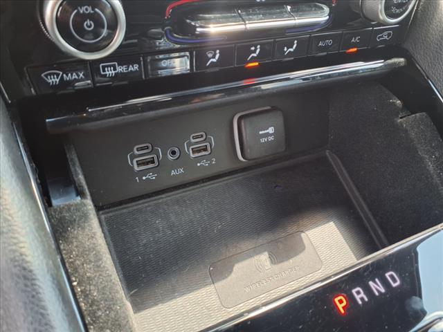 Photo of 2021 Diamond Black Jeep Grand Cherokee L