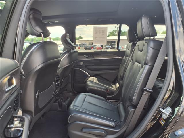 Photo of 2021 Diamond Black Jeep Grand Cherokee L