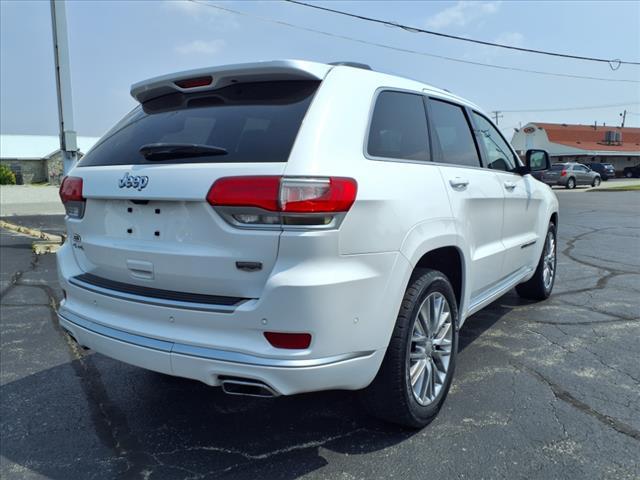 Photo of 2018 Ivory Jeep Grand Cherokee