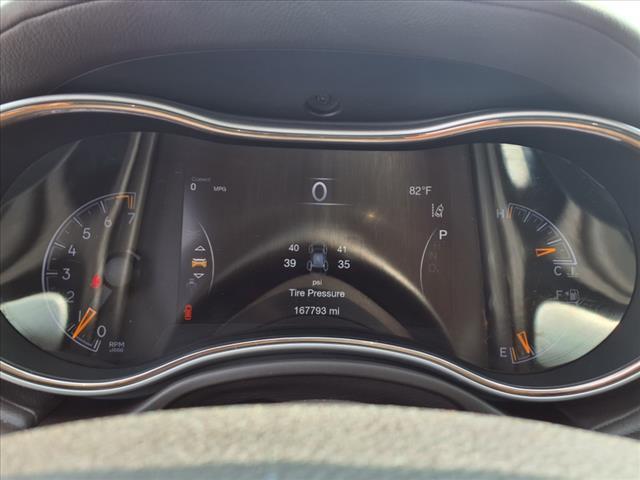 Photo of 2018 Ivory Jeep Grand Cherokee