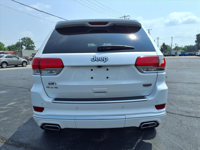 Photo of 2018 Ivory Jeep Grand Cherokee