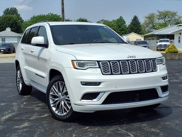 Photo of 2018 Ivory Jeep Grand Cherokee
