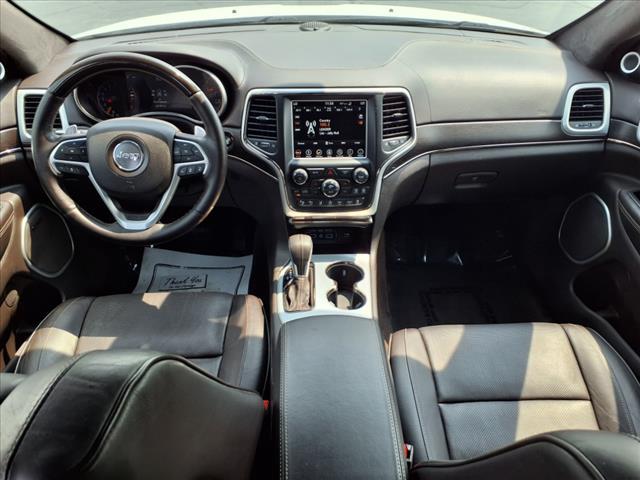 Photo of 2018 Ivory Jeep Grand Cherokee