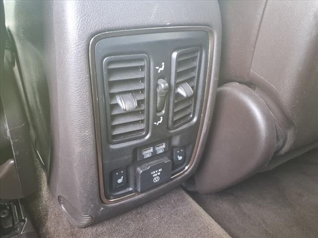 Photo of 2018 Ivory Jeep Grand Cherokee