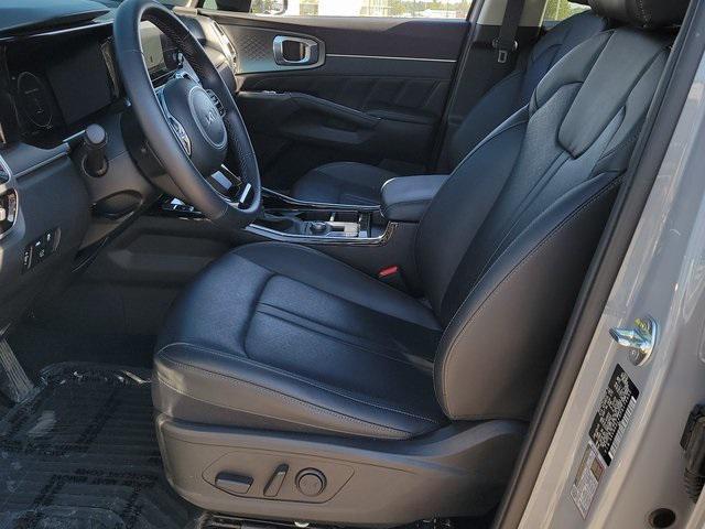 Photo of 2023 Wolf Gray Kia Sorento