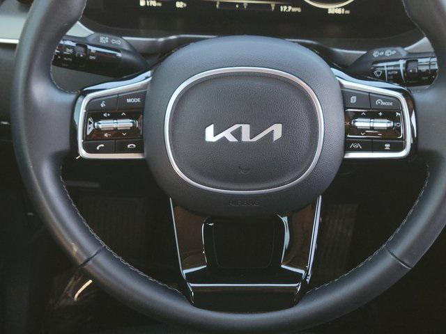 Photo of 2023 Wolf Gray Kia Sorento