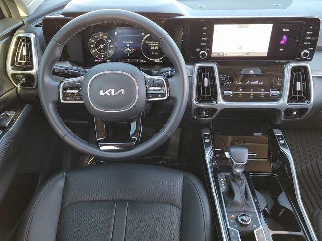 Photo of 2023 Wolf Gray Kia Sorento