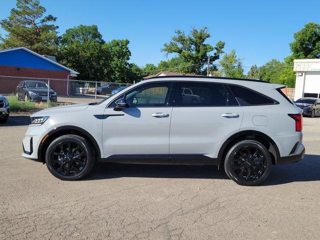 Photo of 2023 Wolf Gray Kia Sorento