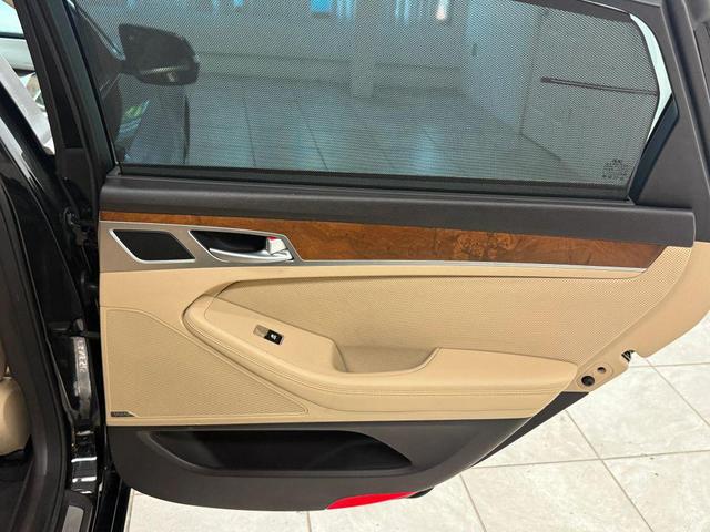 Photo of 2016 Caspian Black Hyundai Genesis