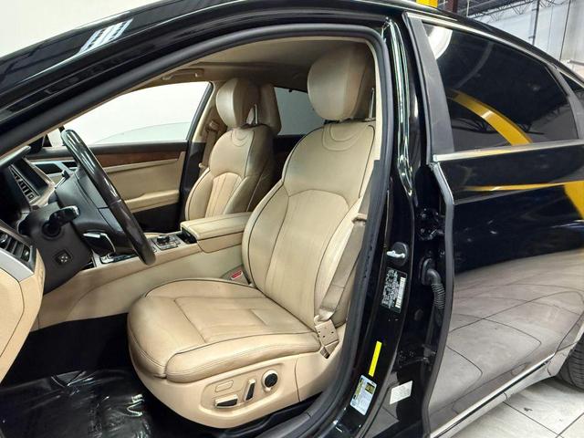 Photo of 2016 Caspian Black Hyundai Genesis