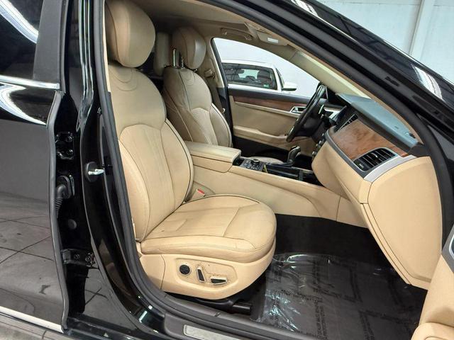 Photo of 2016 Caspian Black Hyundai Genesis