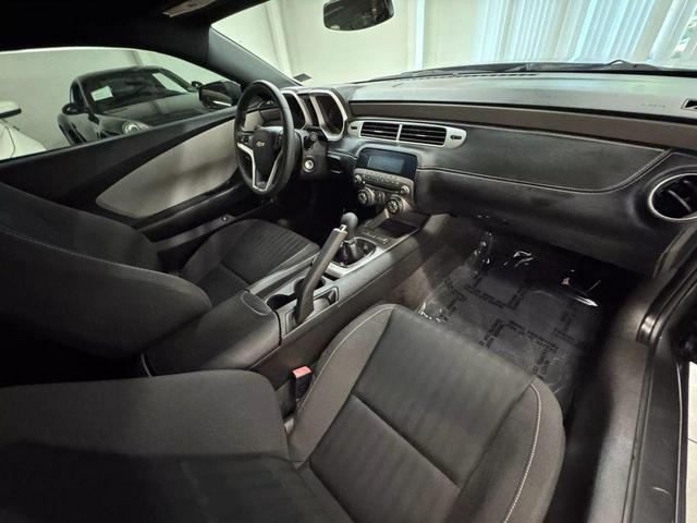 Photo of 2015 Ashen Gray Metallic Chevrolet Camaro
