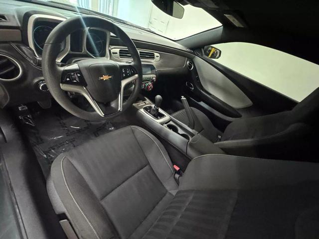 Photo of 2015 Ashen Gray Metallic Chevrolet Camaro