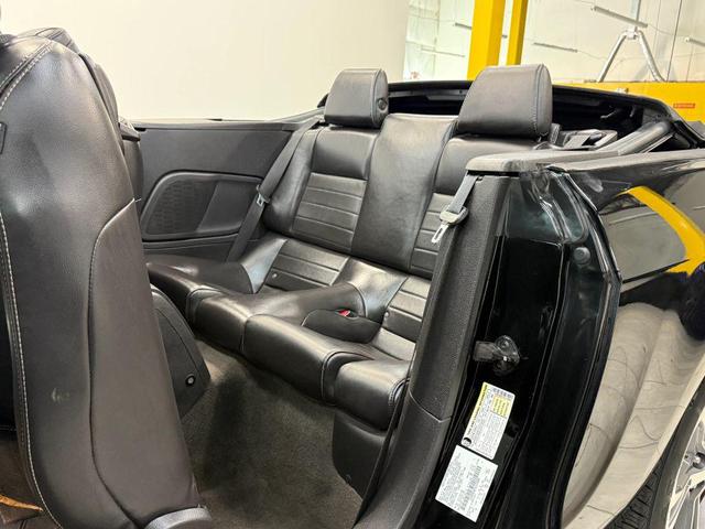 Photo of 2014 Black Ford Mustang