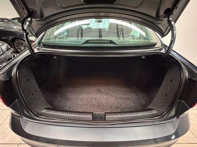 Photo of 2016 Platinum Gray Metallic Volkswagen Jetta