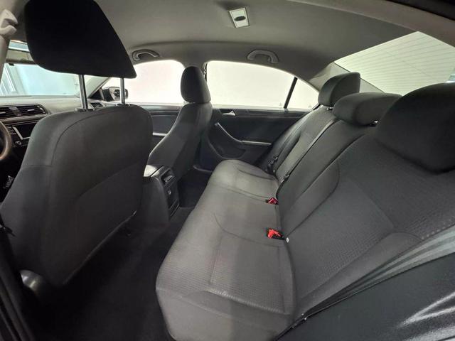 Photo of 2016 Platinum Gray Metallic Volkswagen Jetta