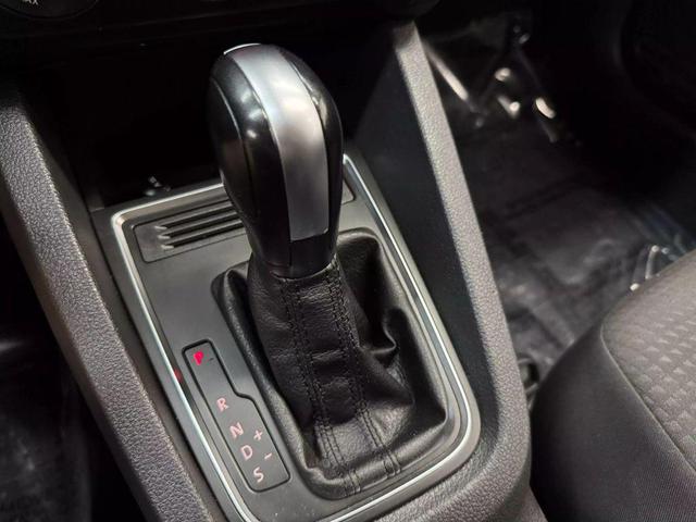 Photo of 2016 Platinum Gray Metallic Volkswagen Jetta