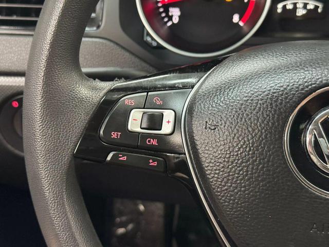Photo of 2016 Platinum Gray Metallic Volkswagen Jetta
