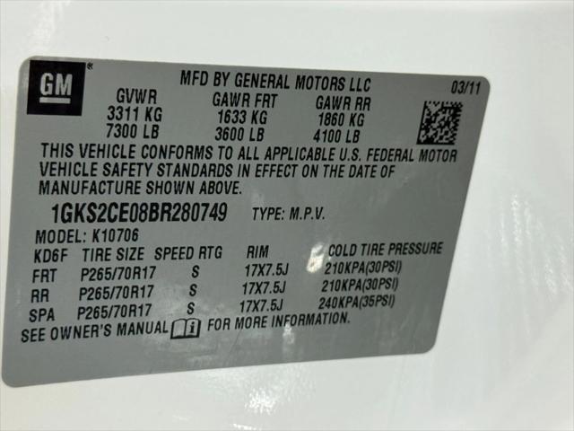 Photo of 2011 White GMC Yukon