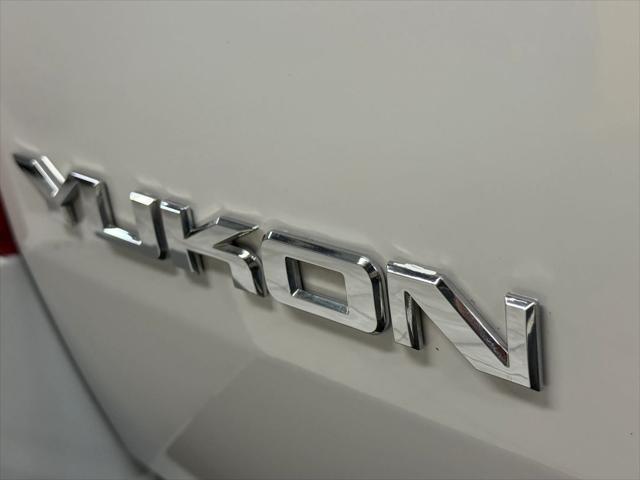Photo of 2011 White GMC Yukon