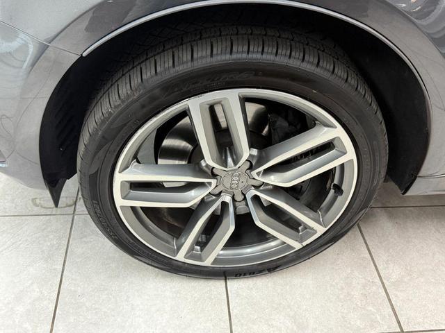 Photo of 2016 Gray Audi SQ5