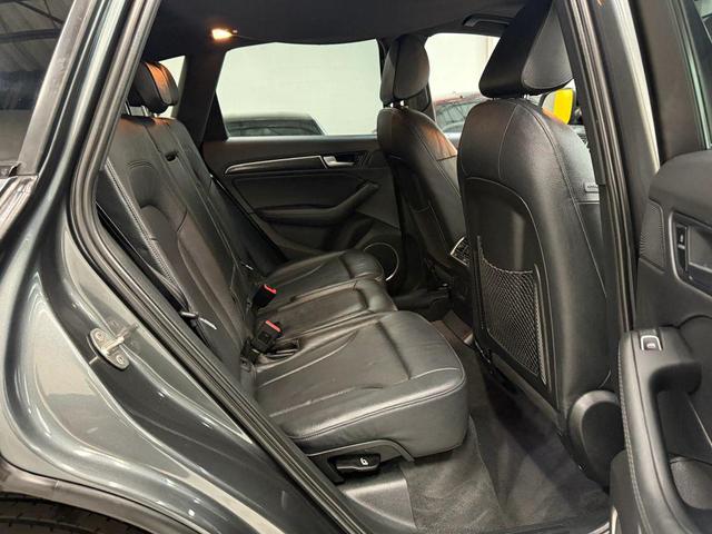 Photo of 2016 Gray Audi SQ5