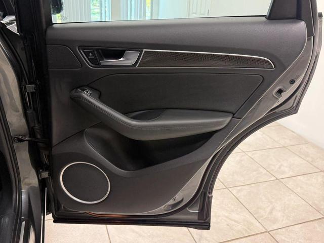 Photo of 2016 Gray Audi SQ5