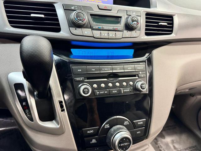 Photo of 2013 Alabaster Silver Metallic Honda Odyssey