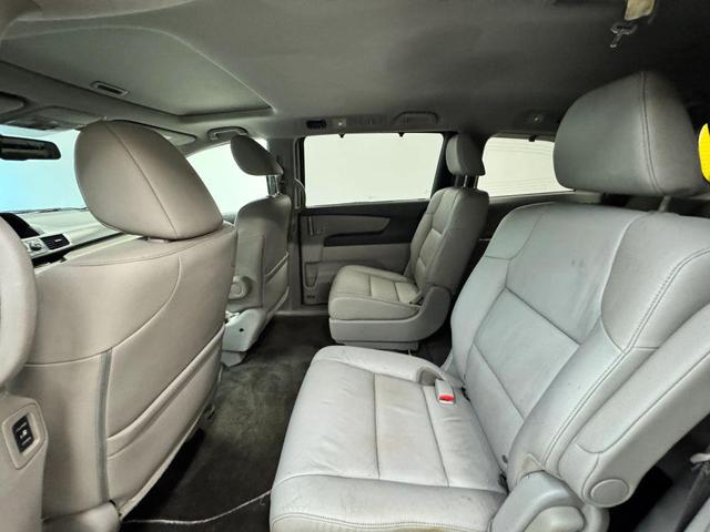 Photo of 2013 Alabaster Silver Metallic Honda Odyssey