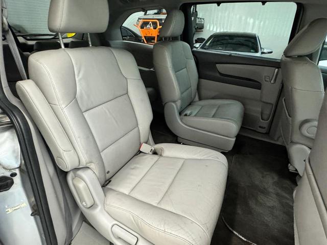 Photo of 2013 Alabaster Silver Metallic Honda Odyssey