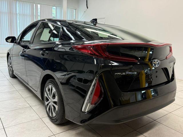 Photo of 2021 Midnight Black Metallic Toyota Prius Prime