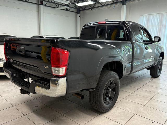 Photo of 2016 Black Toyota Tacoma