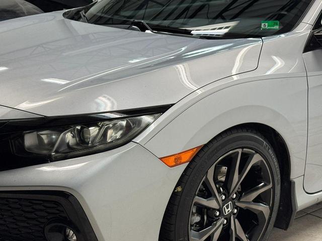 Photo of 2018 Lunar Silver Metallic Honda Civic