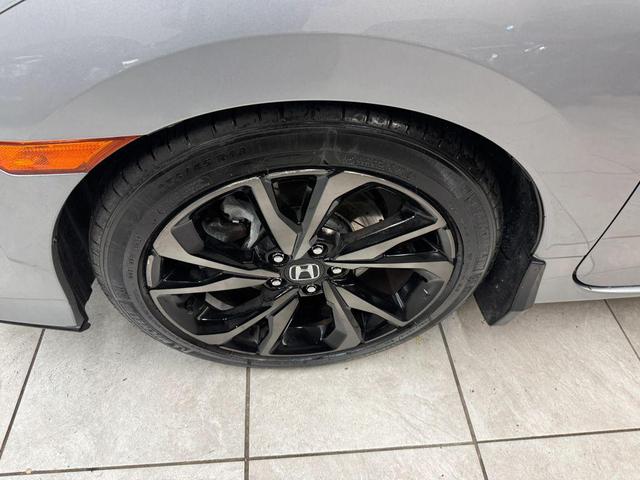 Photo of 2018 Lunar Silver Metallic Honda Civic
