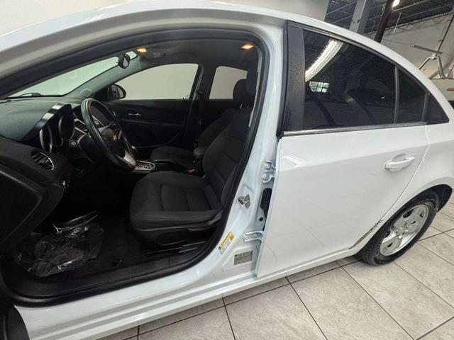 Photo of 2014 Summit White Chevrolet Cruze