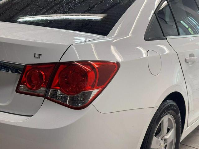 Photo of 2014 Summit White Chevrolet Cruze