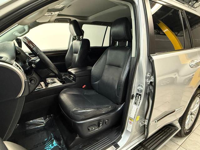 Photo of 2014 Tungsten Pearl Lexus GX 460