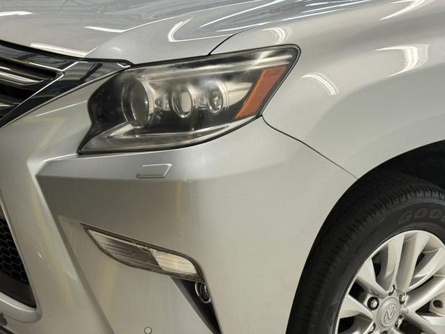 Photo of 2014 Tungsten Pearl Lexus GX 460