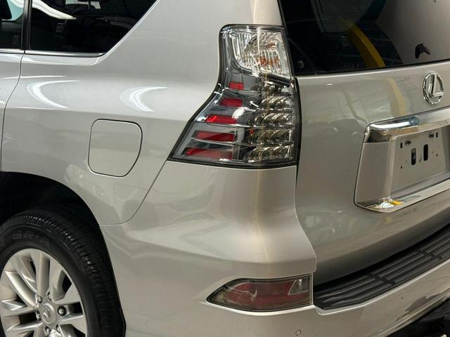 Photo of 2014 Tungsten Pearl Lexus GX 460