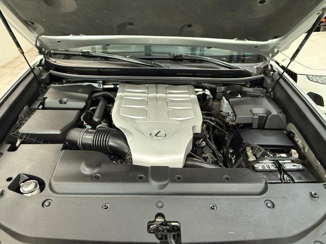 Photo of 2014 Tungsten Pearl Lexus GX 460