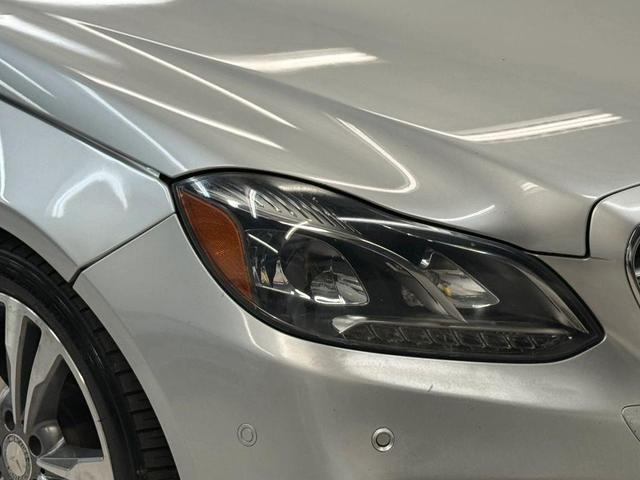 Photo of 2016 Silver Mercedes-Benz E-Class