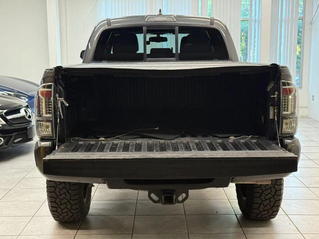 Photo of 2016 Magnetic Gray Metallic Toyota Tacoma