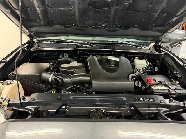 Photo of 2016 Magnetic Gray Metallic Toyota Tacoma