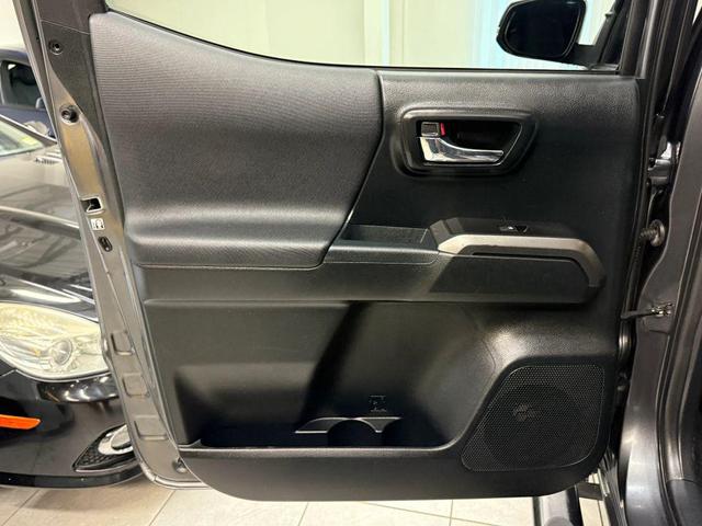 Photo of 2016 Magnetic Gray Metallic Toyota Tacoma
